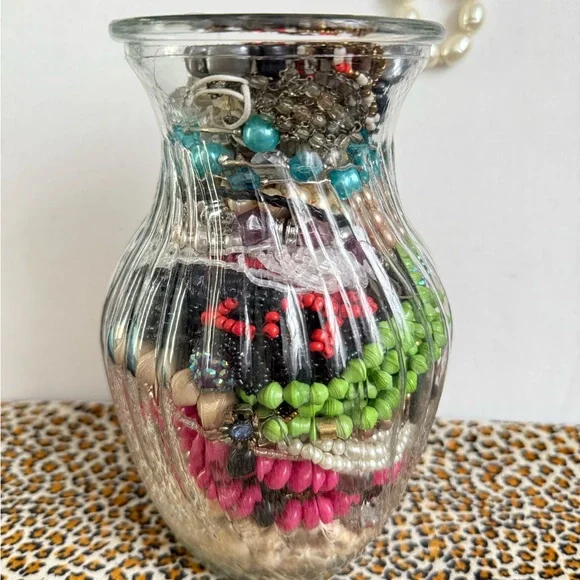 Total 3.4 Lb (Including glass Jar) Mostly Beaded Jewelry Scraps pcs Mystery Lot - Picture 8 of 11